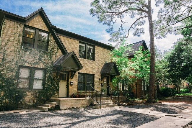 Building Photo - 1733 Albans Rd Rental
