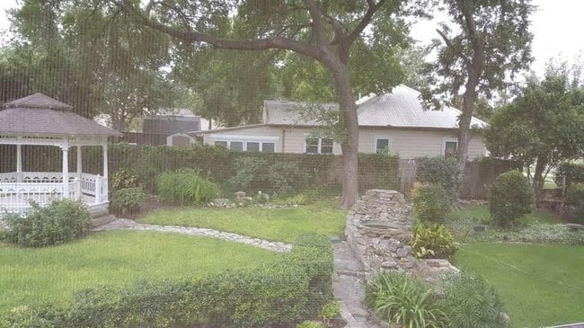 Photo - 316 1/2 E 7th Street Unit