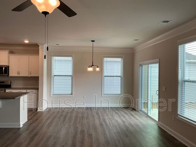 Photo - 41 Silverthorne Ct