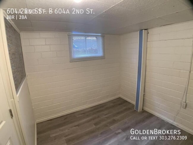 Building Photo - 604 2nd St Unit B