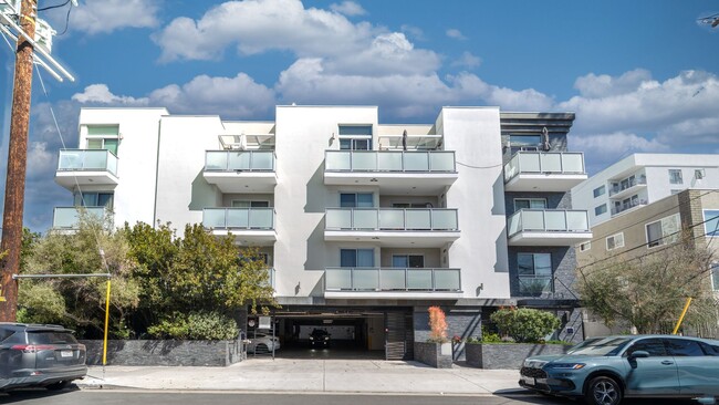 Building Photo - Stunning 3 Bedroom/ 3 Bathroom $4,350/mo. Unit 206 Rental
