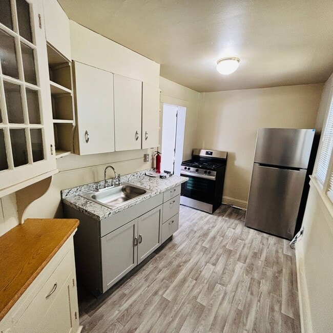 Photo - 551 Park Pl