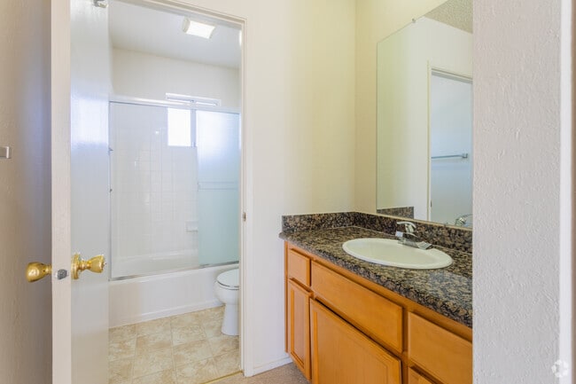 Oakridge Apartments
