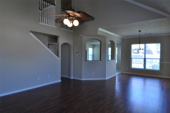 Photo - 5823 Ridgebluff Ln