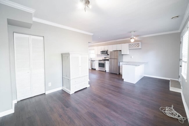 Photo - 921 W Winona St Unidad CH