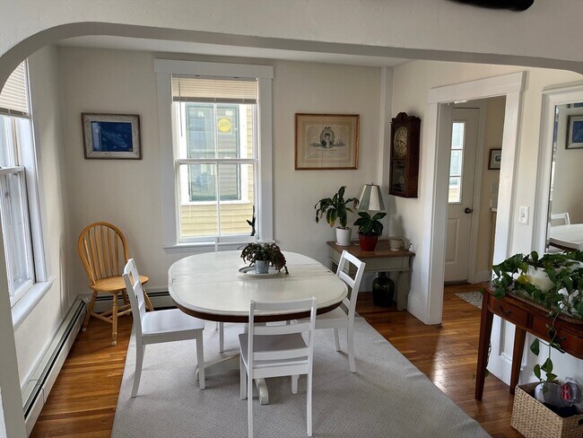 Photo - 126 Pleasant St Unidad 3