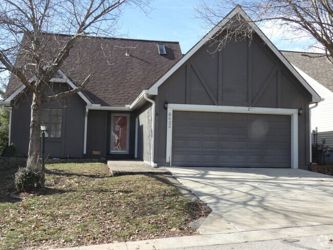 Building Photo - 8424 N Chatham Ave Rental