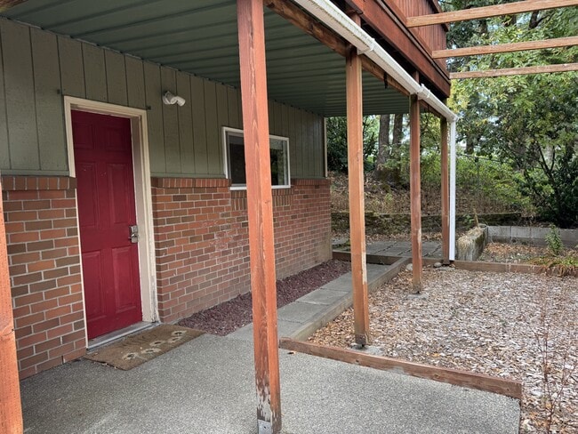 Building Photo - 17925 Old Hwy 99 SW Rental