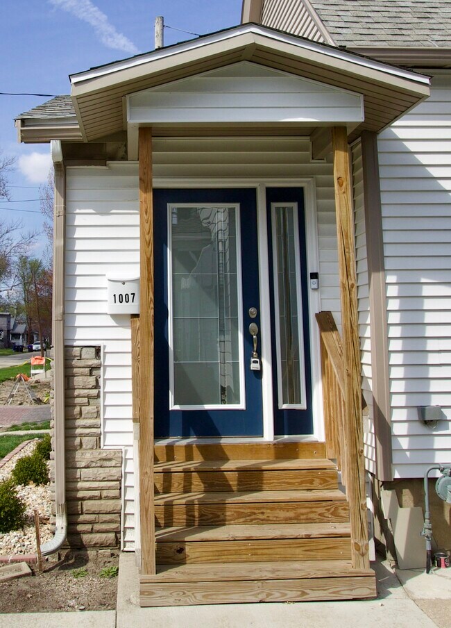 1007 N Madison St Rental House Rental in Bloomington, IL
