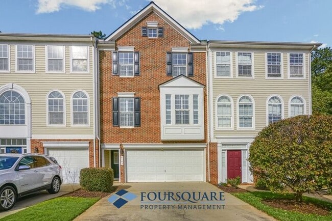 Building Photo - Lakefront Townhome with 1st Floor Bedroom, Fireplace & 2-Car Garage – In Raleigh
