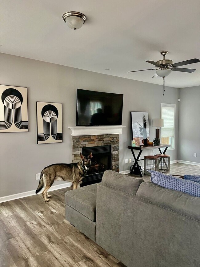 EASTWOOD House House Rental in Fayetteville, NC