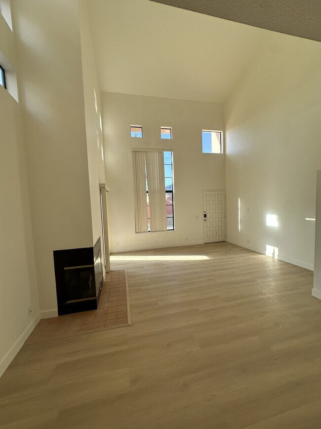Photo - 2336 Walmar Ln