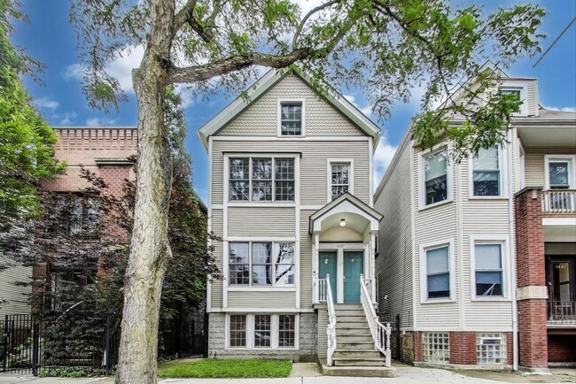 Building Photo - 1437 W Oakdale Ave Unit G Rental