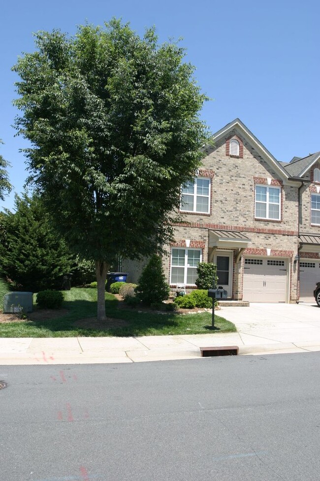 Renovated Townhouse In Winston-Salem - Renovated Townhouse In Winston-Salem