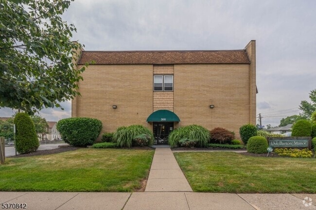 Building Photo - 300 W Munsell Ave Unit AA1 Rental