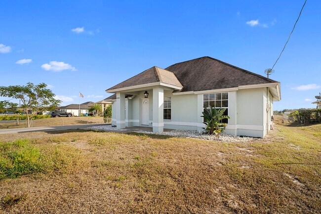 Photo - Spacious 3-bedroom, 2-bathroom home located in desirable Naples