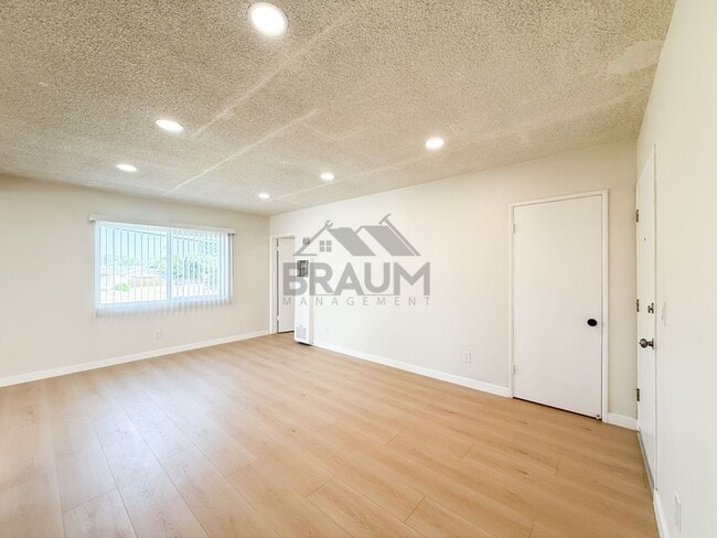 Photo - 19405 Haynes St Unidad 8