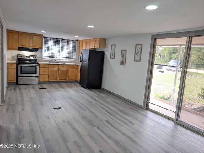 Photo - 116 Claudia St