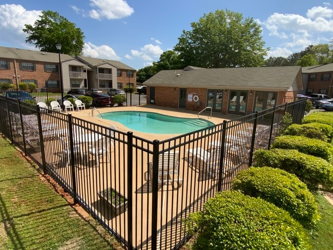 Eastdale Oaks