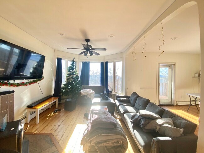 Photo - 53 Lawn St Unidad 2