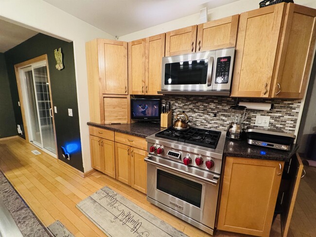 Photo - 6221 Old Middleton Rd