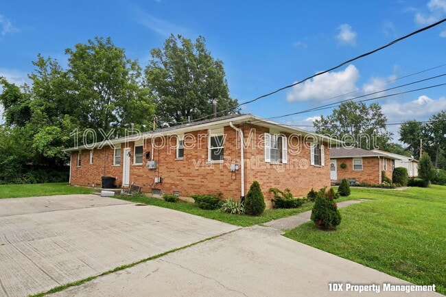 Building Photo - 92 Cherrington Rd Rental