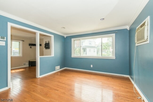 Photo - 37 Embury Pl