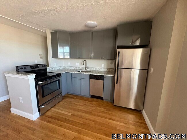 Photo - 125 Trapelo Rd Unit 33