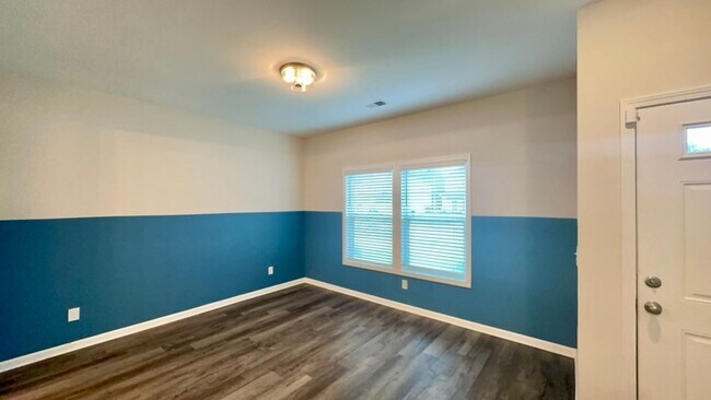 Photo - Stunning 4BR Home with Fenced Yard, Loft & Luxury Finishes in highly desirable Woodcreek Farms ne...