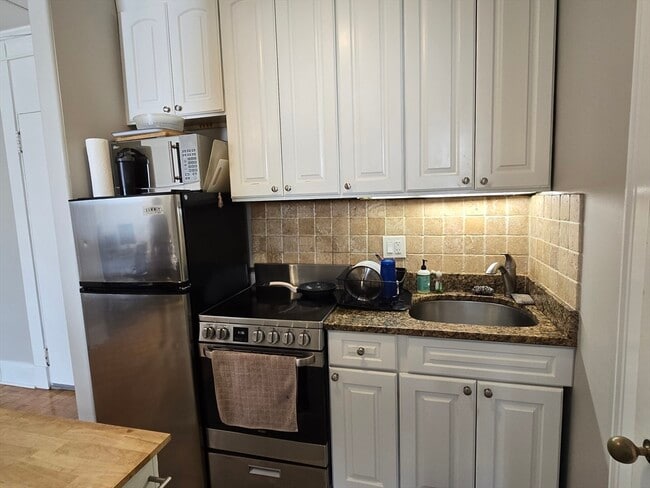 Photo - 21 Beacon St Unit 10C