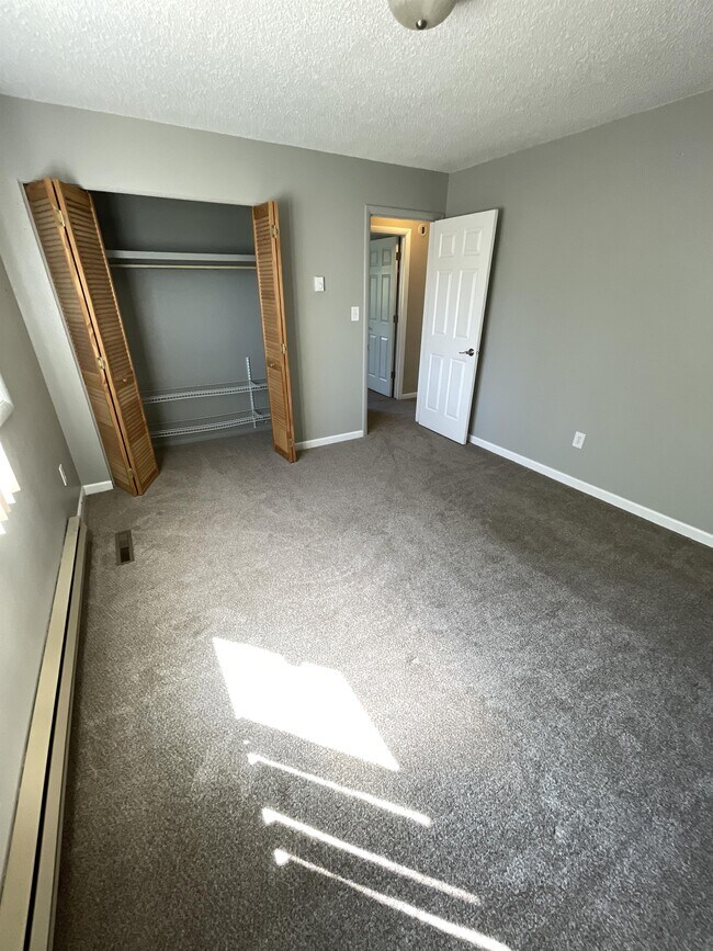 Photo - 6233 43rd St SW