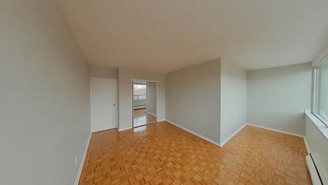 Photo - 36 Thorncliffe Park Drive