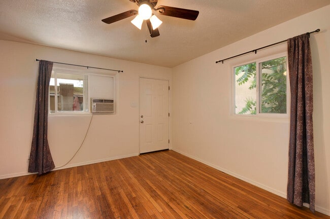 Photo - 306 Stanford Dr SE