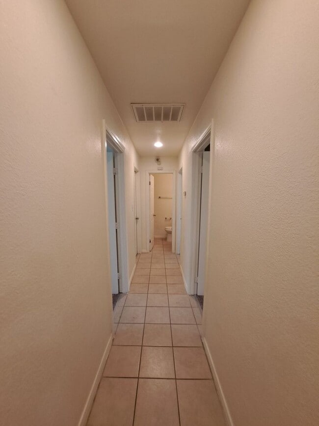 Photo - 2221 S Poppy Ave Unit 101