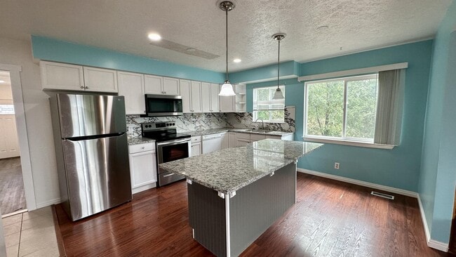 Photo - 1715 East Fort Union Blvd