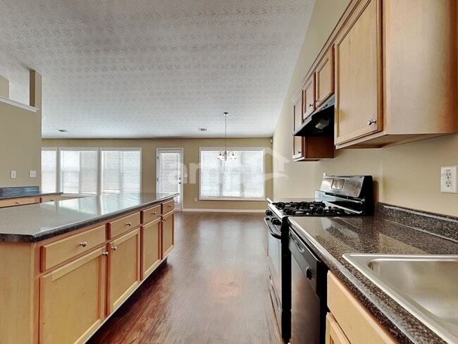 Photo - 1469 Dulwich Ct