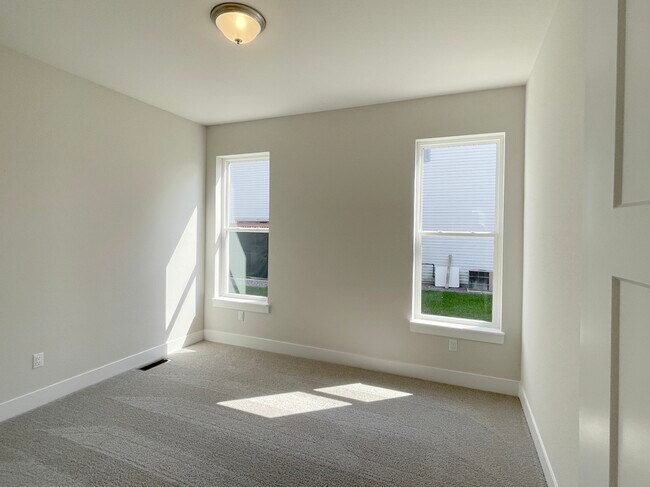 Photo - 826 River Ridge Cir