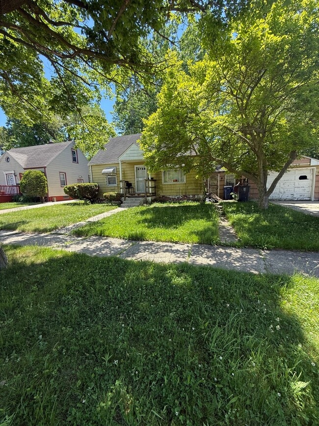 Photo - 411 W Marengo Ave