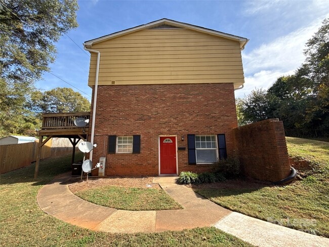 Building Photo - 409 Hawley Ave