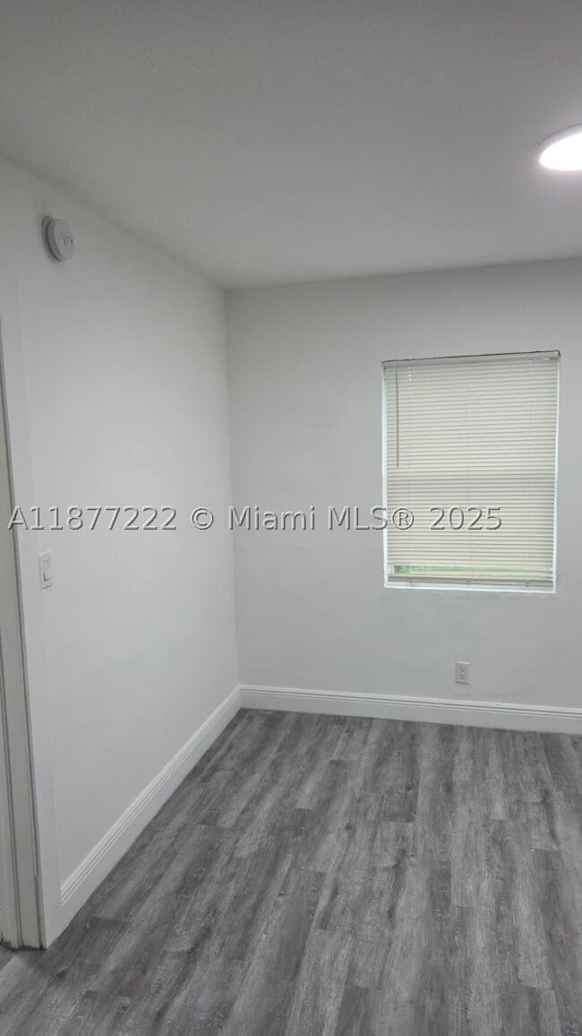 855 NW 3rd St Unit 6