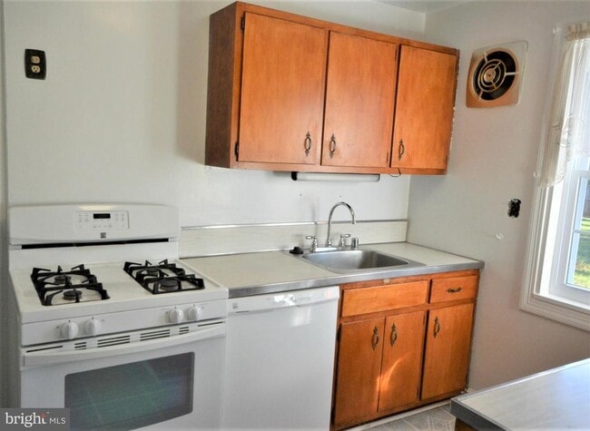 Photo - 4600 3rd St N