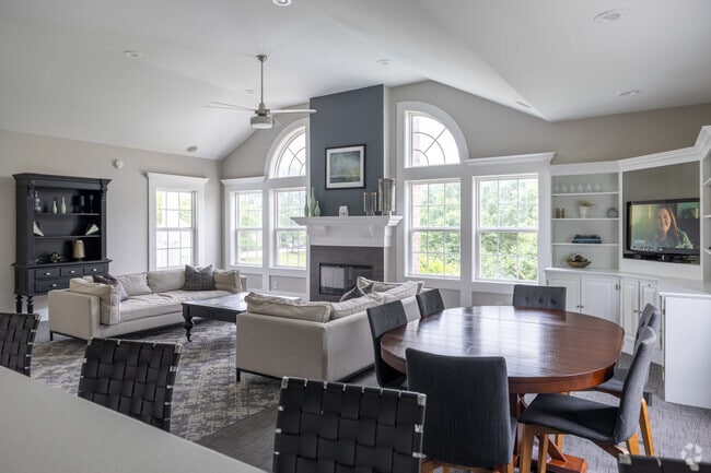 Clubhouse - LINDEN SQUARE