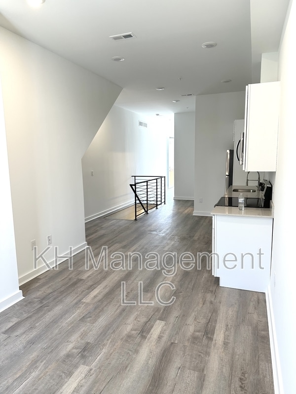 Photo - 5146 Ranstead St
