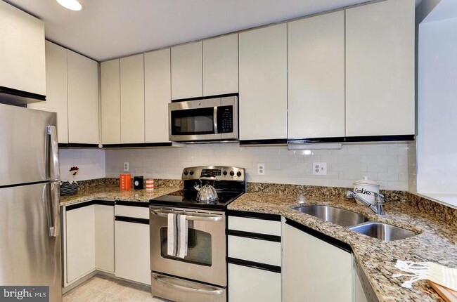 Photo - 1112 25th St NW