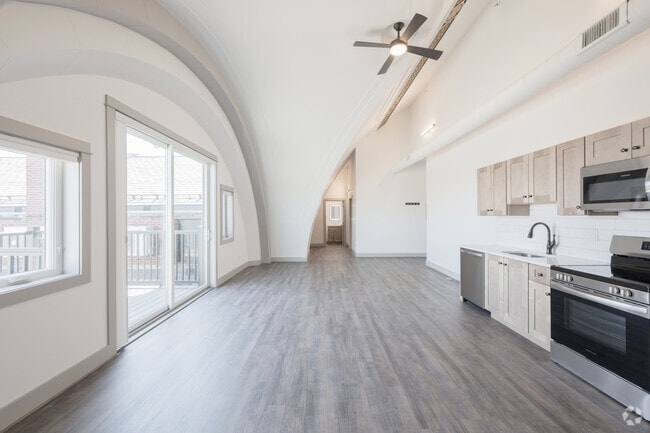 2BR, 1BA - Living Area