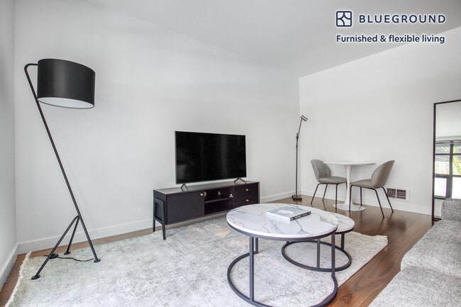 1520 Eastlake Ave E Unit SI FL3-ID211