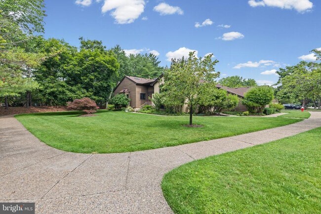 Photo - 130 Sayre Dr