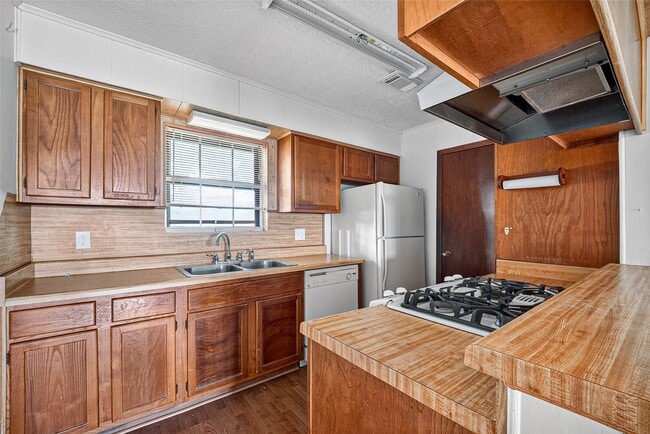 Photo - 4701 Crepe Myrtle Ln
