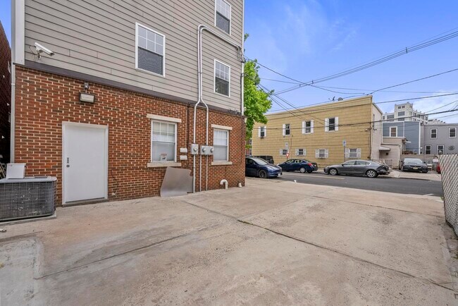 Photo - 282 St Pauls Ave Unit 1