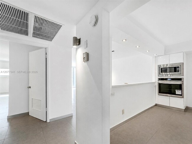 Photo - 19380 Collins Ave Unit 905
